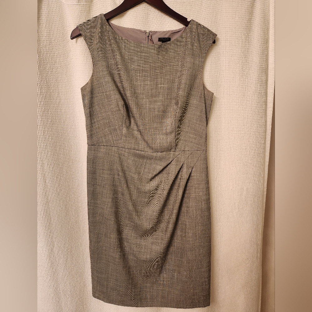Ann Taylor short sleeve dress Size 10 Petite